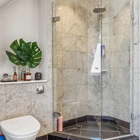 Villa Beautiful Townhouse With A Garden In The Location In