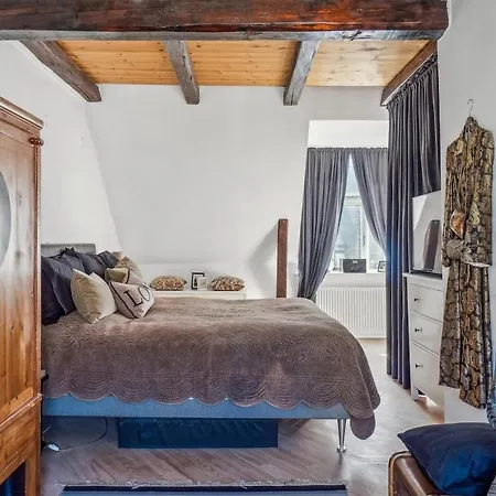 Beautiful Townhouse With A Garden In The Location In Villa *