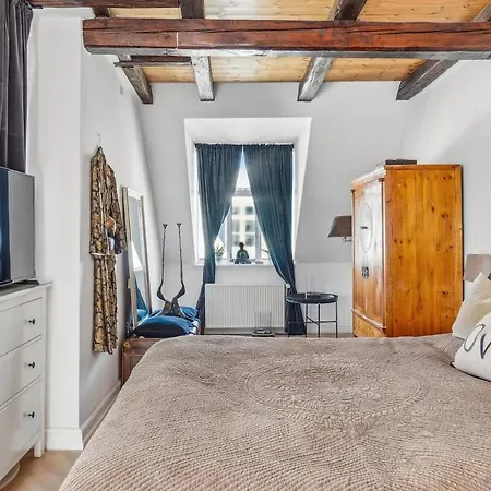 Beautiful Townhouse With A Garden In The Location In Villa