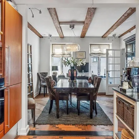 Beautiful Townhouse With A Garden In The Location In Villa Koppenhága