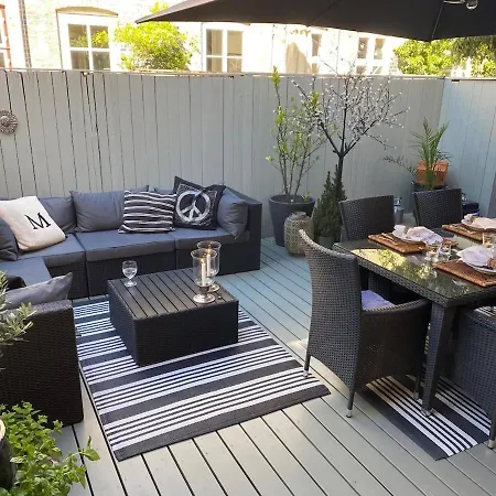 Villa Beautiful Townhouse With A Garden In The Location In *